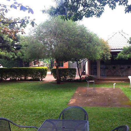 Executive Airport Hotel Entebbe Kültér fotó