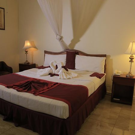 Executive Airport Hotel Entebbe Kültér fotó