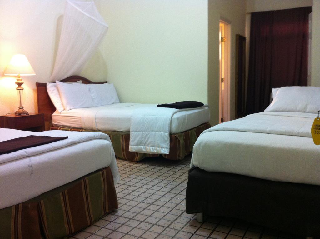 Executive Airport Hotel Entebbe Szoba fotó