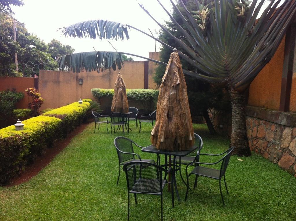 Executive Airport Hotel Entebbe Kültér fotó