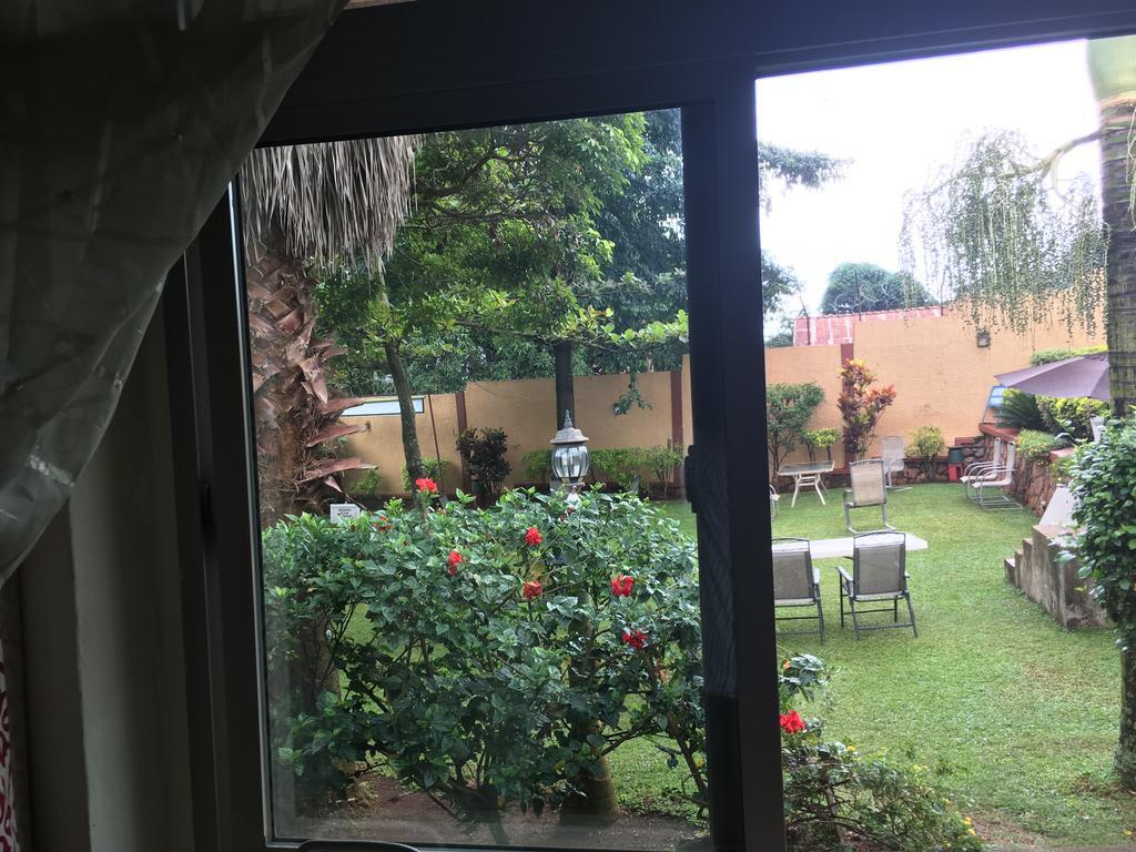 Executive Airport Hotel Entebbe Kültér fotó