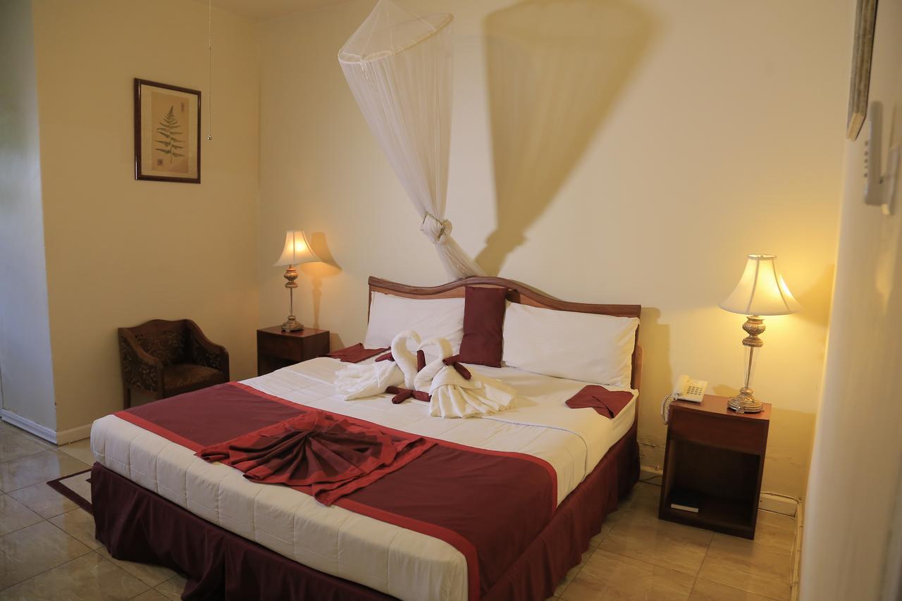 Executive Airport Hotel Entebbe Kültér fotó