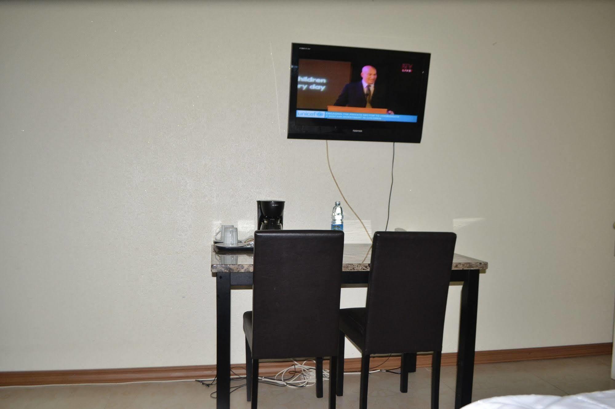 Executive Airport Hotel Entebbe Kültér fotó